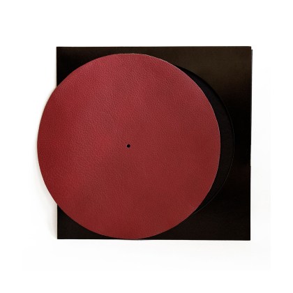 simply-analog-slipmat-made-from-premium-leather-red_01_opt.jpg